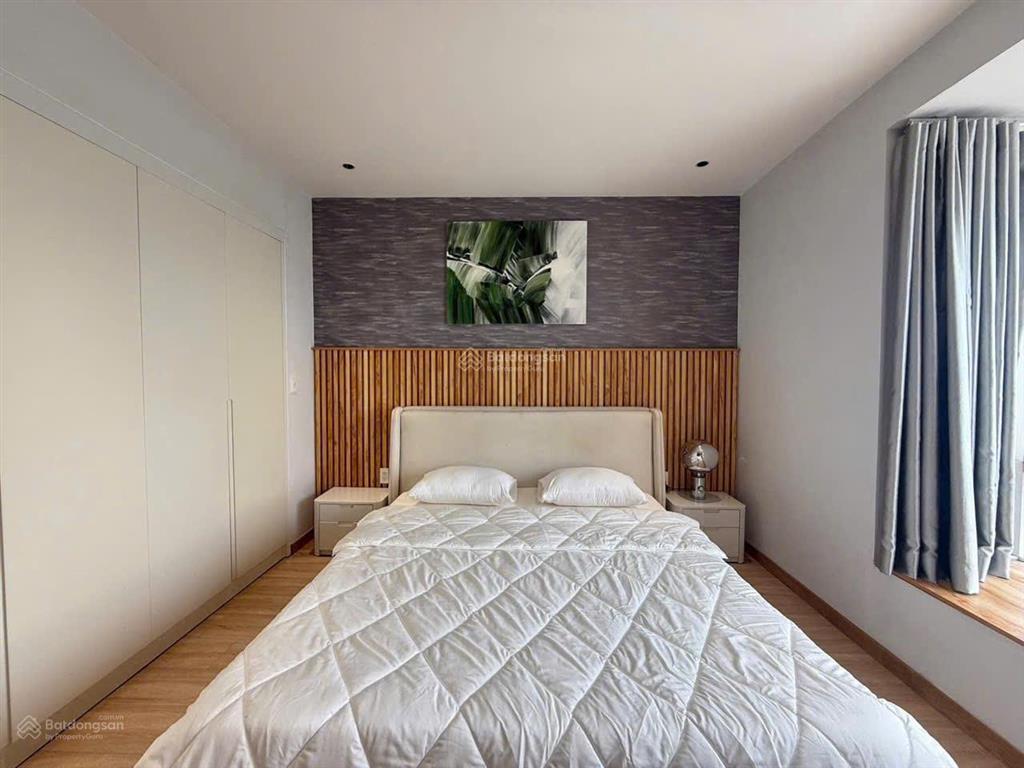 Gấp. bán gấp trong tháng căn hộ riverside residence, 143m2, lầu cao, view sông, giá 16,9 tỷ