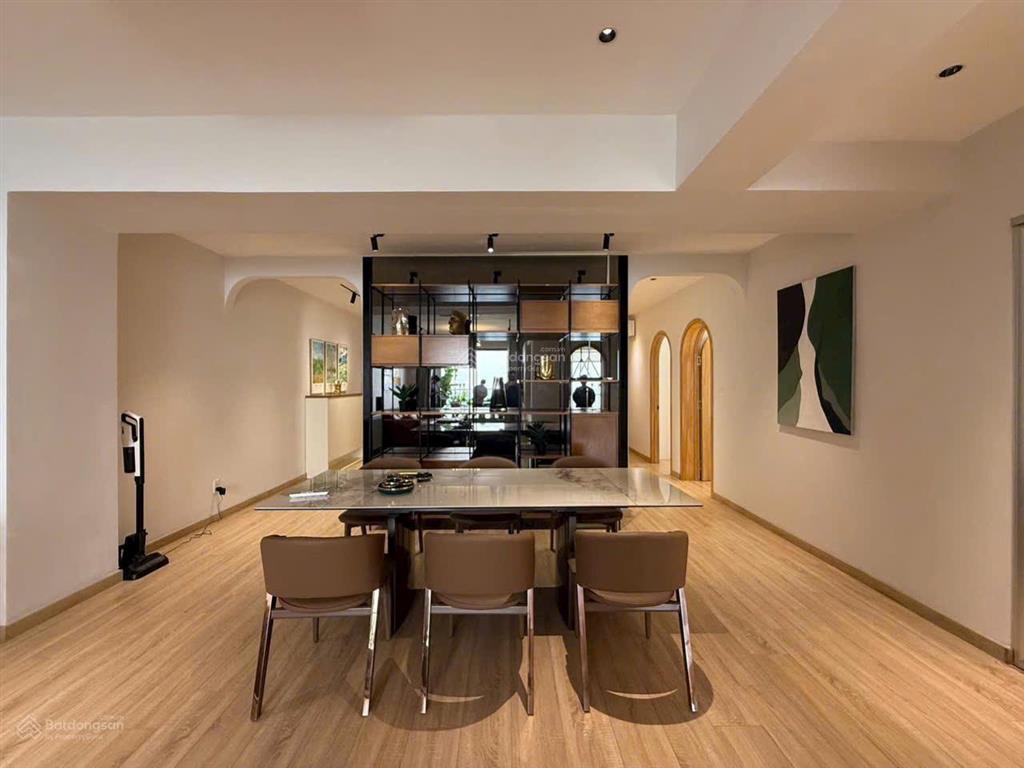 Gấp. bán gấp trong tháng căn hộ riverside residence, 143m2, lầu cao, view sông, giá 16,9 tỷ
