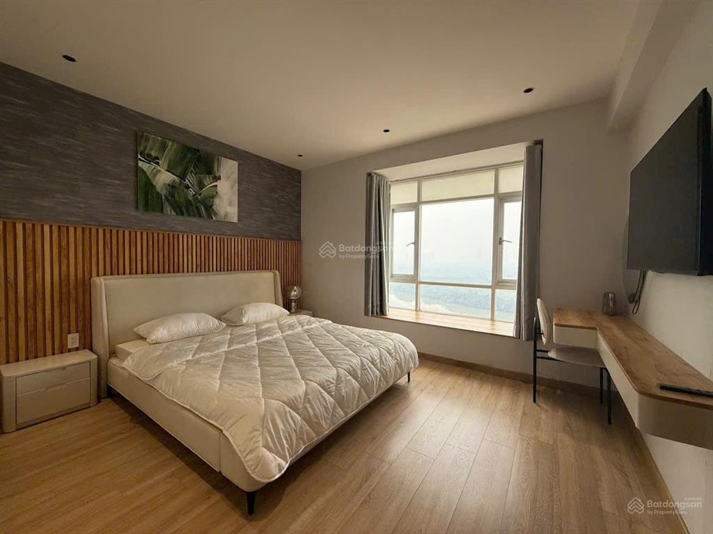 Gấp. bán gấp trong tháng căn hộ riverside residence, 143m2, lầu cao, view sông, giá 16,9 tỷ