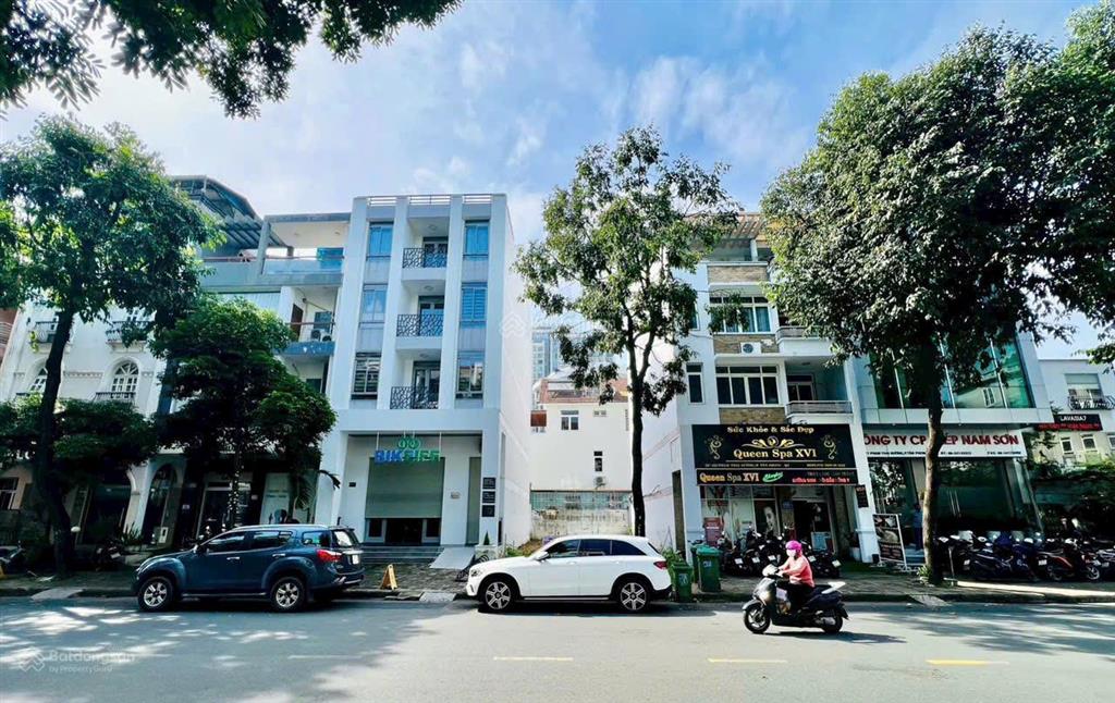 Gấp. chủ gửi bán gấp đất nền số 123 phạm thái bường phú mỹ hưng, dt 126m2, giá 47,8 tỷ