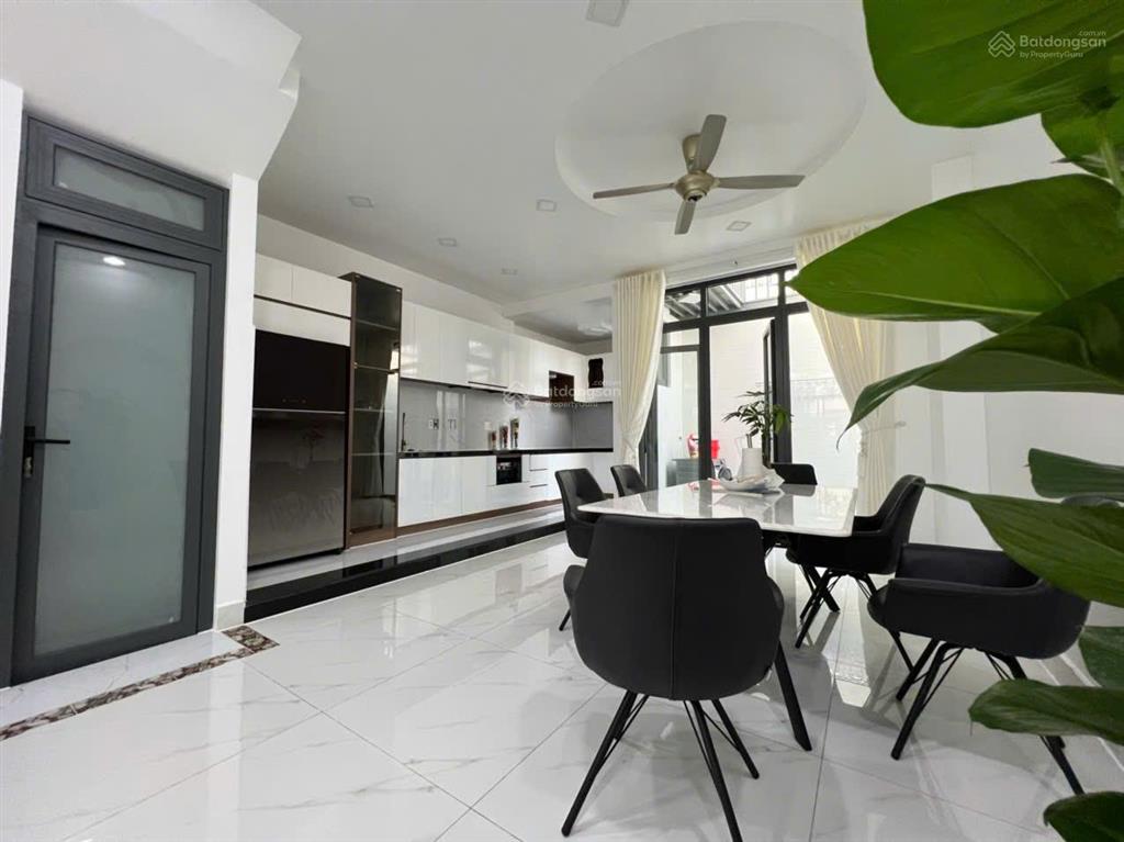 Gấp. chủ gửi bán gấp trong tháng biệt thự lavila nhà bè, nội thất cao cấp, giá 14,5 tỷ