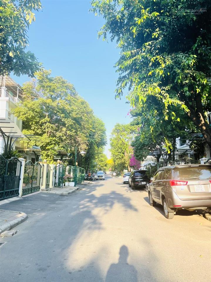 Gấp. chủ gửi bán gấp trong tháng biệt thự hưng thái 1 giá 32,5 tỷ