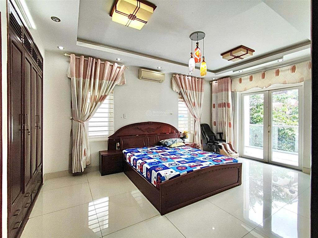 Gấp. chủ gửi bán gấp trong tháng biệt thự kdc trung sơn, đường số 24, diện tích 250m2, giá 75 tỷ