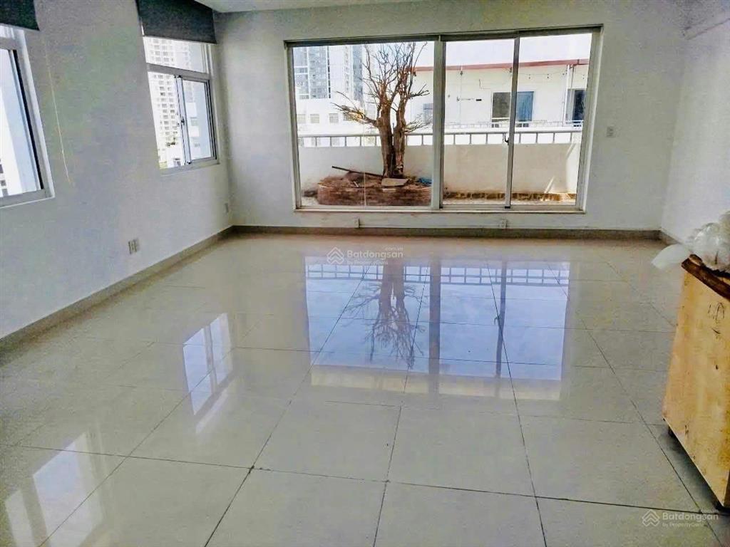 Gấp. chủ gửi bán gấp trong tháng tophouse mỹ viên  220m2 giá 12,6 tỷ