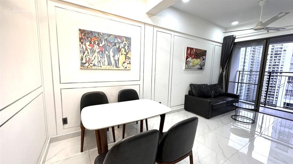 Gấp. chủ gửi bán gấp trong tháng căn hộ saigon south 2pn nt cao cấp, lầu trung sổ hồng, giá 4.5 tỷ