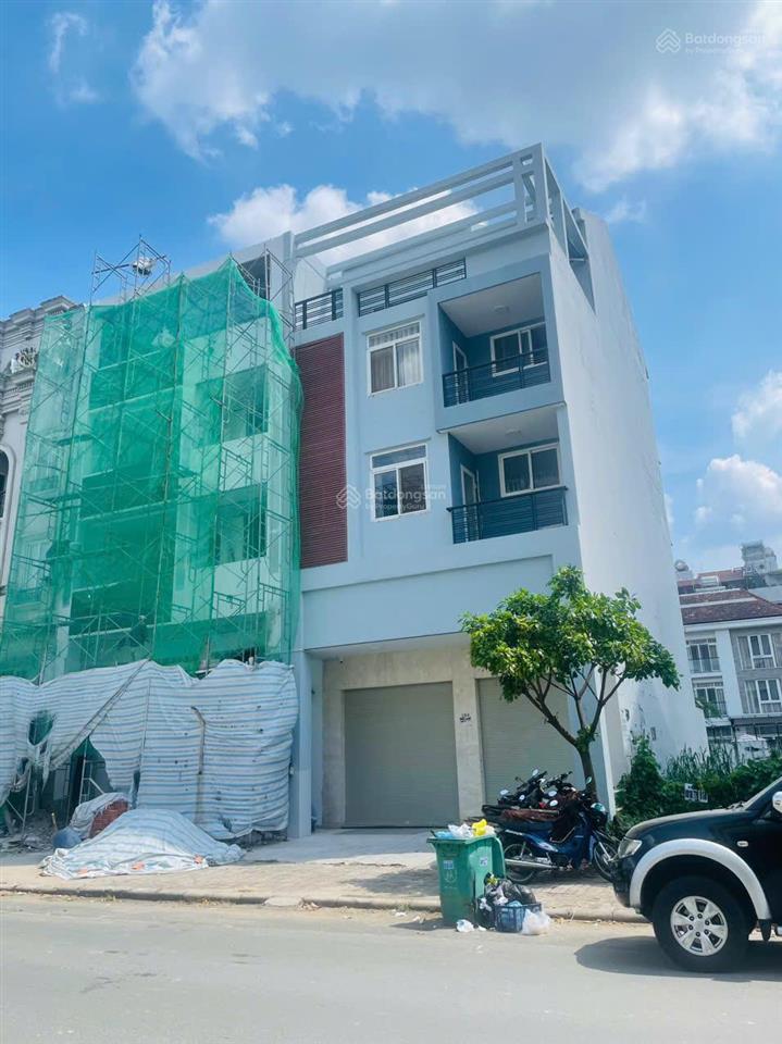 Gấp. chủ gửi cho thuê tòa nhà văn phòng mặt đường phạm thái bường phú mỹ hưng giá 87tr/tháng