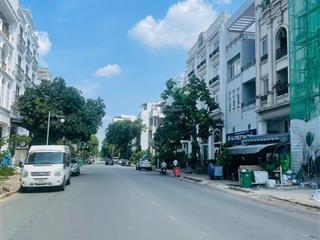 Gấp. chủ gửi cho thuê tòa nhà văn phòng mặt đường phạm thái bường phú mỹ hưng giá 87tr/tháng