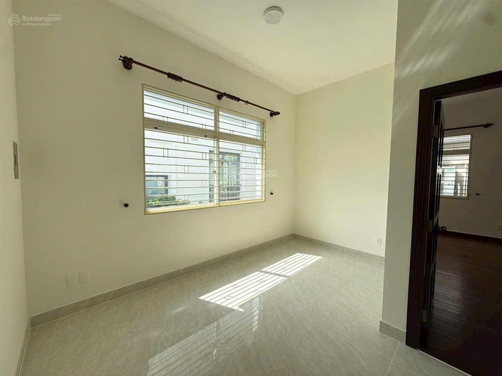 Gấp. cho thuê biệt thự phú mỹ hưng 5pn đường phạm thái bường, giá 65tr/tháng