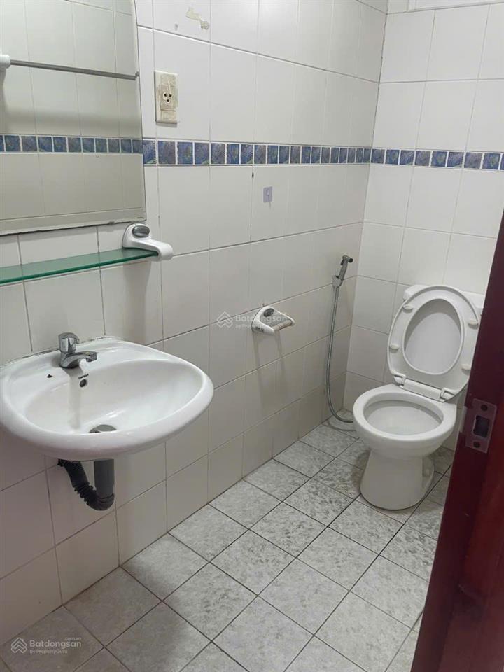 Gấp. cho thuê văn phòng lầu 1 đường nguyễn văn linh quận 7, 100m2 giá 14tr/tháng