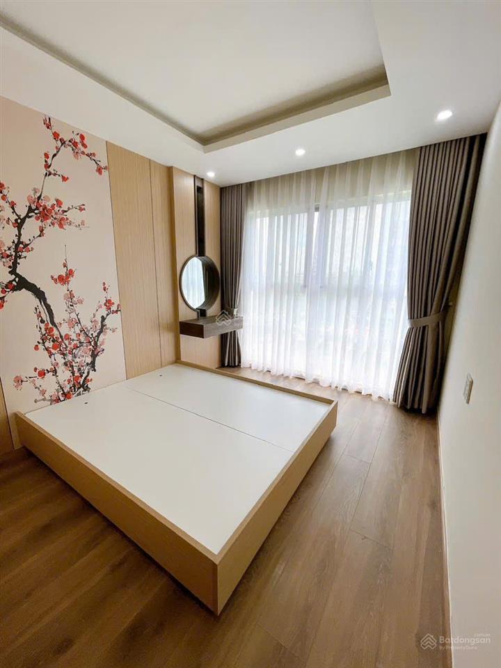 Gấp. chủ gửi bán gấp căn hộ happy valley, 116m2, 3pn, nội thất cao cấp, có hdt 35tr, giá 9,8 tỷ