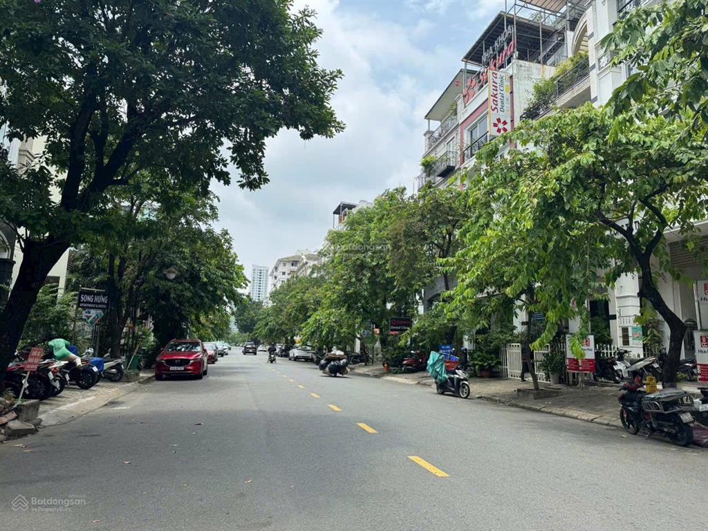 Gấp. chủ gửi bán gấp nhà phố hưng phước 3 đường lê văn thiêm, có thang máy, giá 45 tỷ