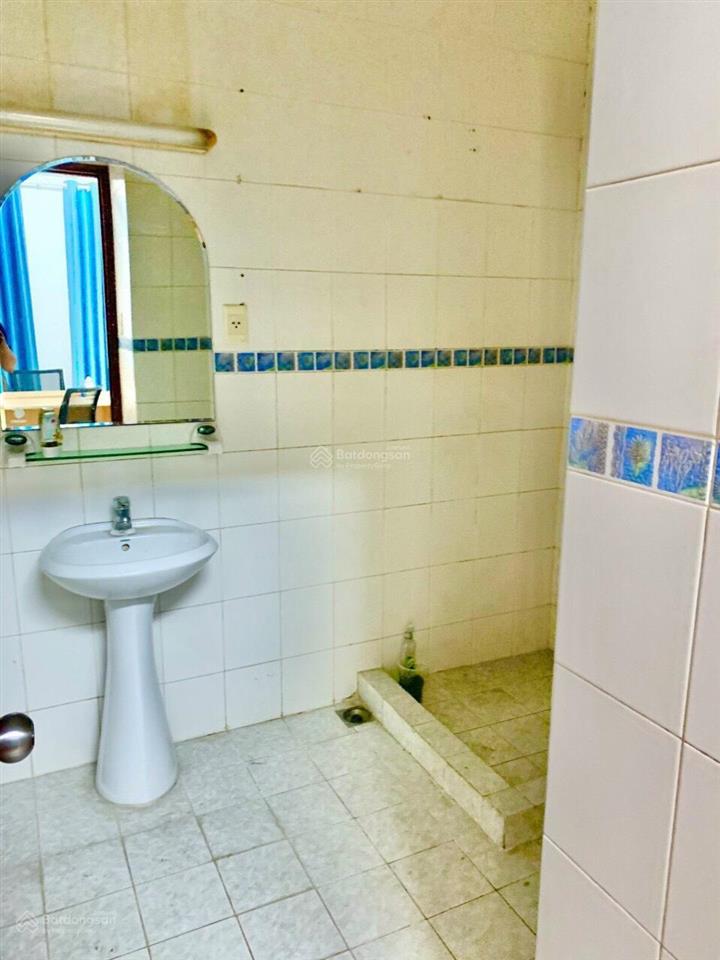 Gấp. cho thuê văn phòng nhỏ phú mỹ hưng, 30m2, giá 8tr/tháng