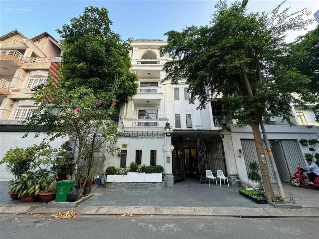 Gấp. chủ giảm giá bán gấp biệt thự tấn trường có thang máy, giá 26 tỷ