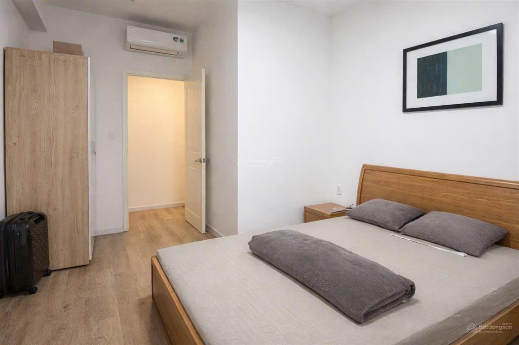 Gấp. chủ gửi bán gấp trong tháng căn hộ saigon south, 100m2, 3pn, có ô xe, sổ hồng, giá 7,5 tỷ