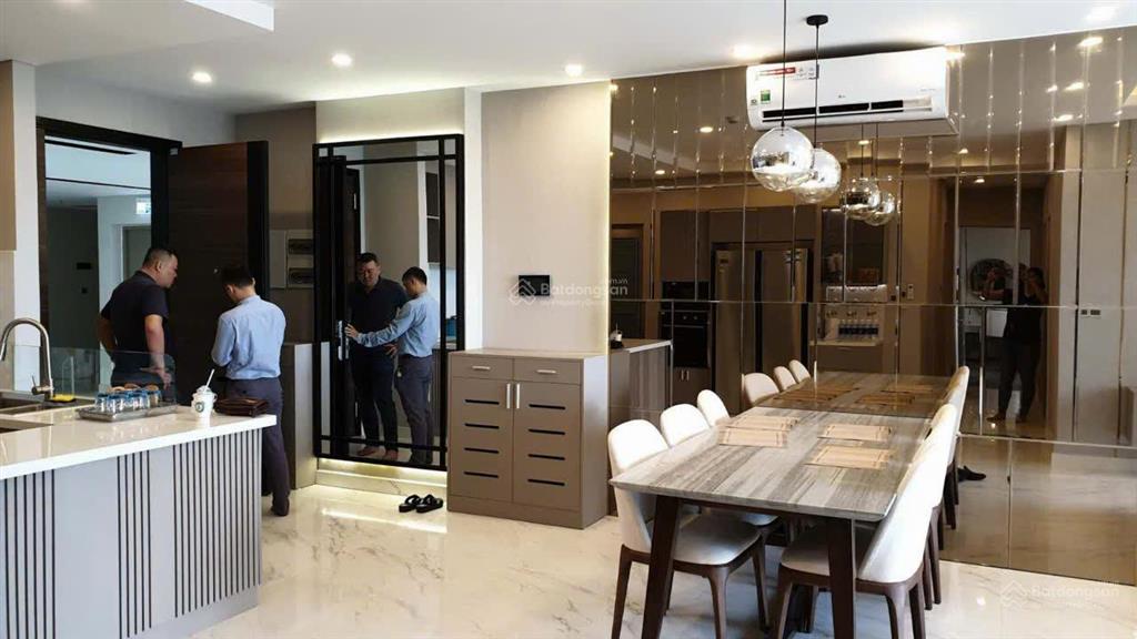 Gấp. chủ gửi bán gấp căn hộ midtown phú mỹ hưng, 130m2, lầu cao, giá 14,5 tỷ