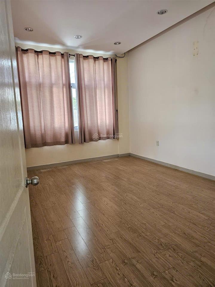 Gấp. chủ gửi cho thuê biệt thự phú mỹ hưng, diện tích 272m2, giá 72tr/tháng