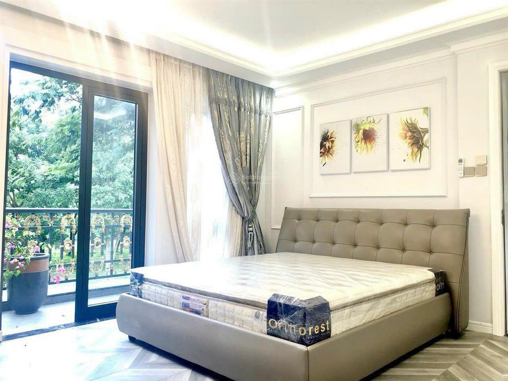 Gấp. chủ thiện chí gửi cho thuê biệt thự phú mỹ hưng có hồ bơi, giá 130tr/tháng