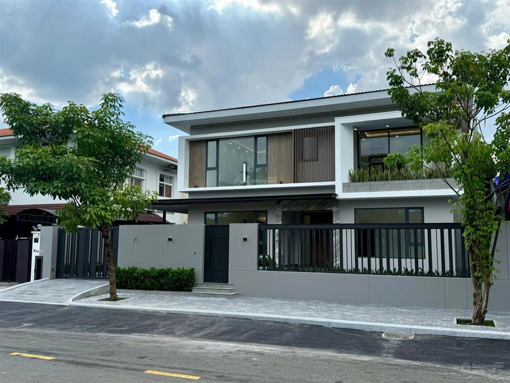 Gấp. cho thuê biệt thự villa cao cấp phú mỹ hưng, 342m2, giá 150tr/tháng