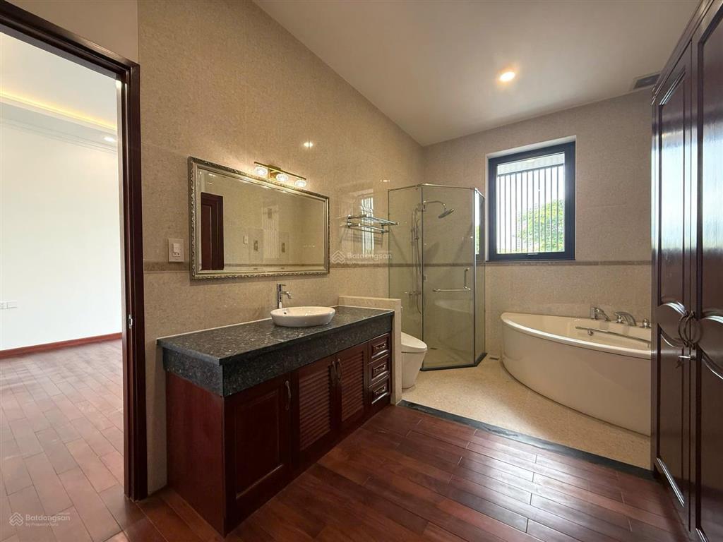 Gấp. cho thuê biệt thự villa cao cấp phú mỹ hưng, 342m2, giá 150tr/tháng