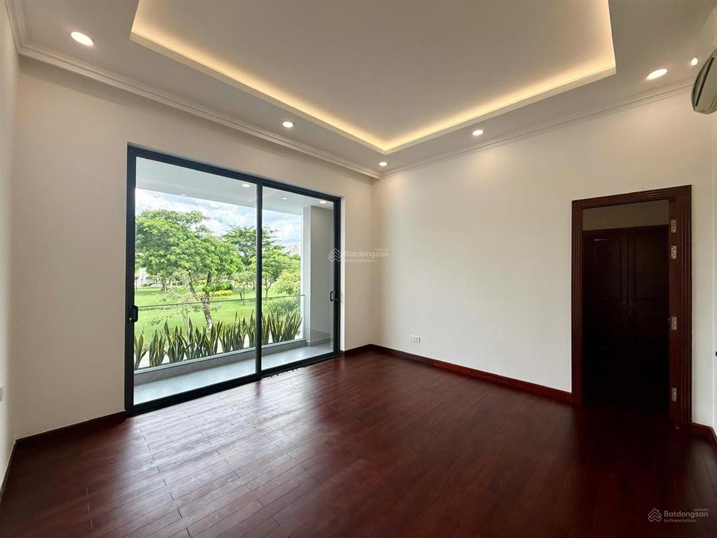 Gấp. cho thuê biệt thự villa cao cấp phú mỹ hưng, 342m2, giá 150tr/tháng