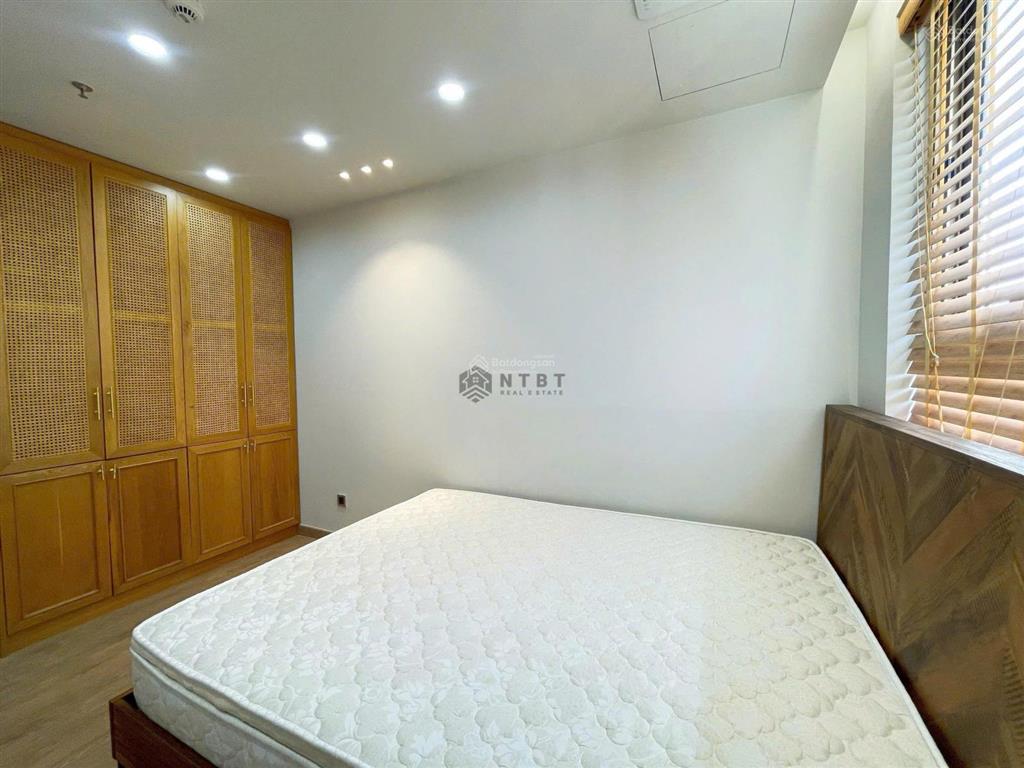 Gấp. chủ kẹt tiền gửi bán gấp căn hộ the peak, 124m2, lầu cao view sông, giá 18 tỷ