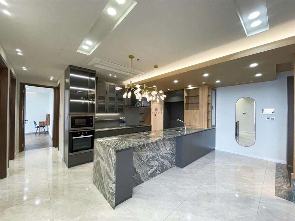 Gấp. chủ kẹt tiền gửi bán gấp căn hộ the peak, 124m2, lầu cao view sông, giá 18 tỷ