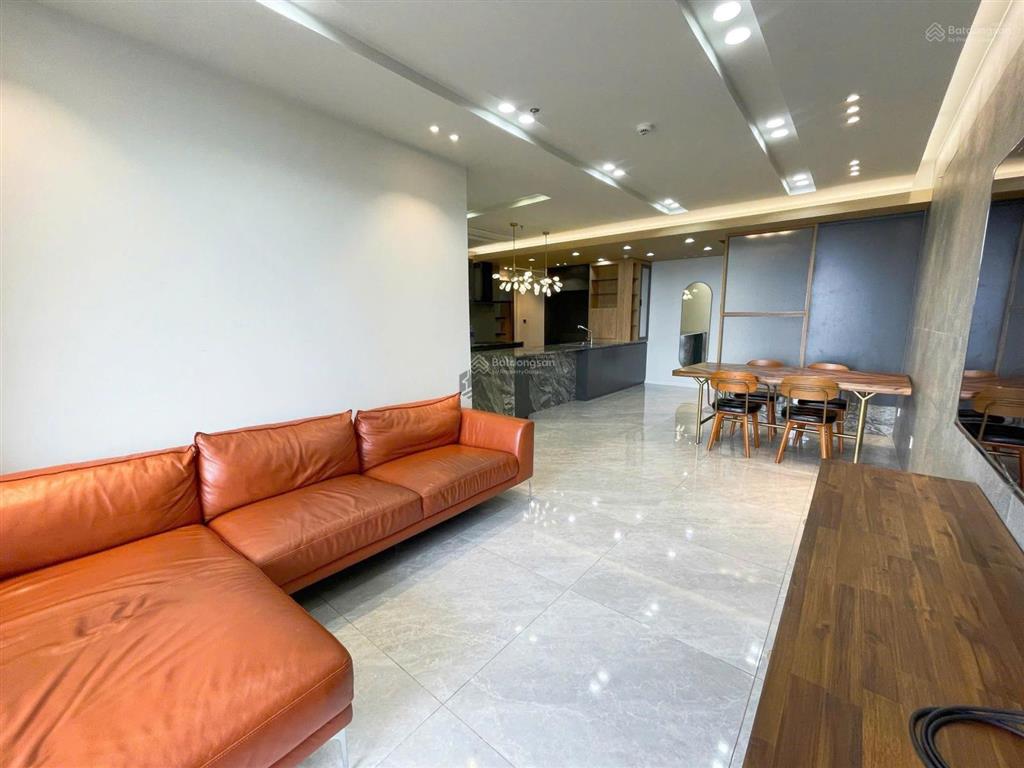 Gấp. chủ kẹt tiền gửi bán gấp căn hộ the peak, 124m2, lầu cao view sông, giá 18 tỷ