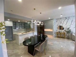 Gấp. cho thuê gấp căn hộ the peak pmh, 126m2, căn góc, 3pn, lầu cao, nội thất cao cấp, giá 65tr/th