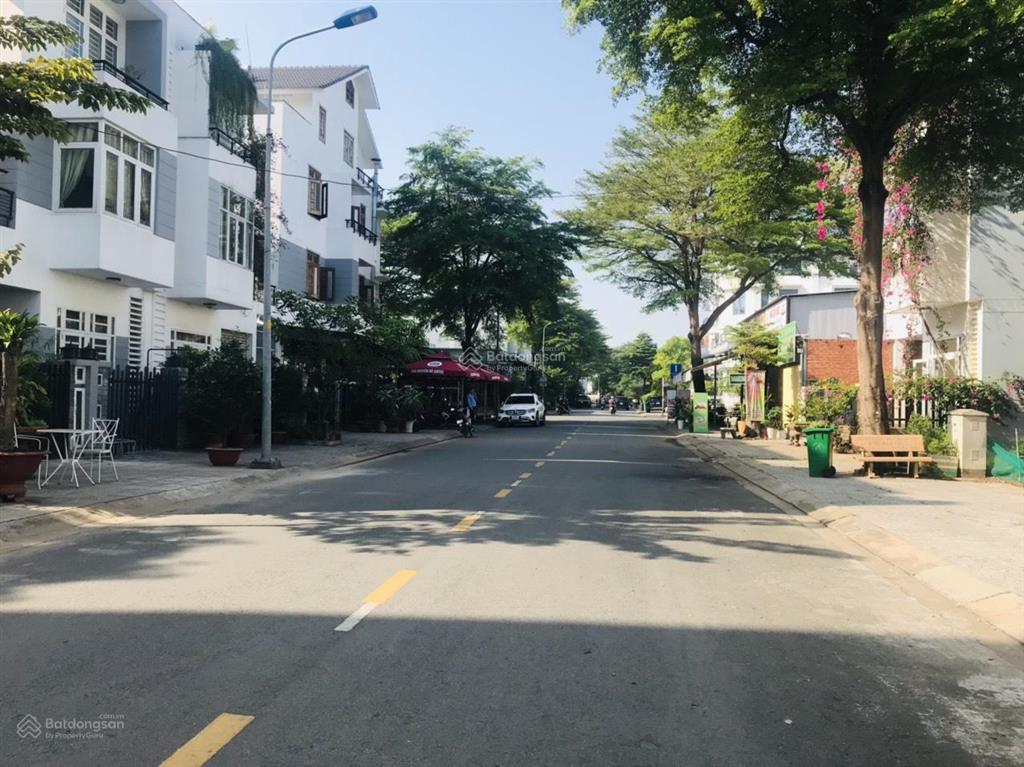 Gấp. kẹt tiền giảm giá bán gấp nền đất biệt thự kdc nam long, lô góc cv, dt 320m2, giá 23 tỷ
