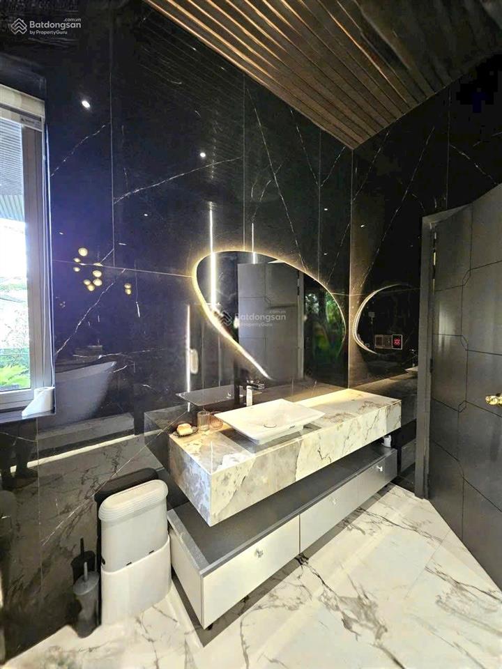 Gấp. chủ thiện chí gửi bán gấp biệt thự đơn lập có hồ bơi hưng thái 2 phú mỹ hưng giá 96 tỷ