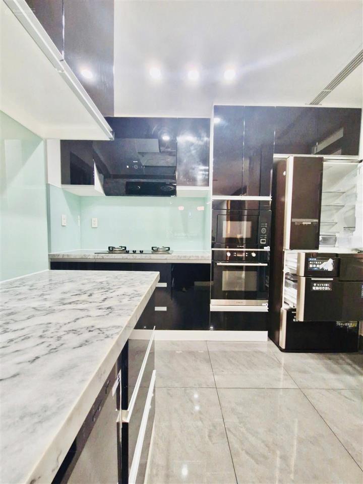 Gấp. giảm giá bán gấp trong tháng căn hộ star hill, căn góc, lầu cao, 102m2, nhà đẹp, giá 9,9 tỷ