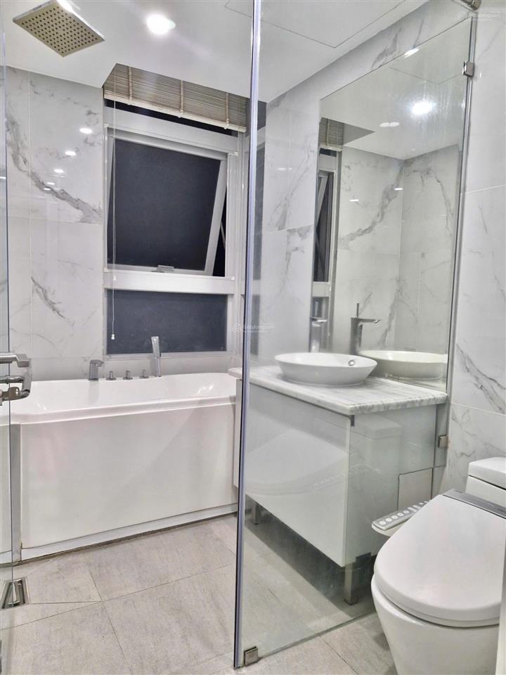 Gấp. giảm giá bán gấp trong tháng căn hộ star hill, căn góc, lầu cao, 102m2, nhà đẹp, giá 9,9 tỷ