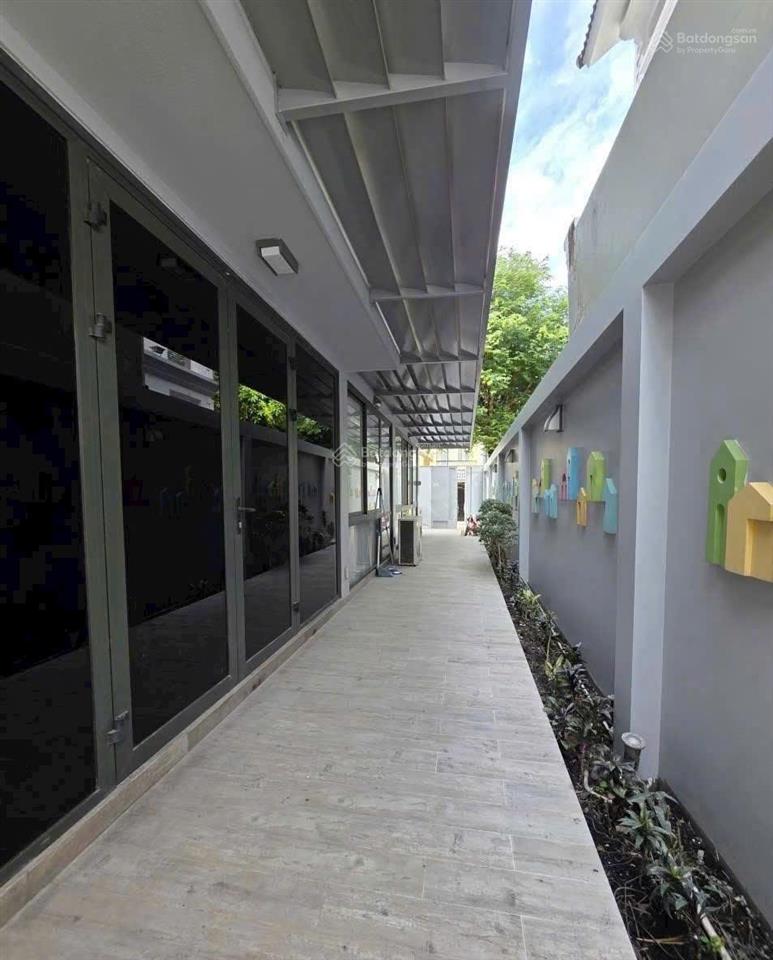 Gấp. cho thuê biệt thự kdc phú mỹ, diện tích 210m2, 5pn, nội thất cao cấp, giá 50tr/th