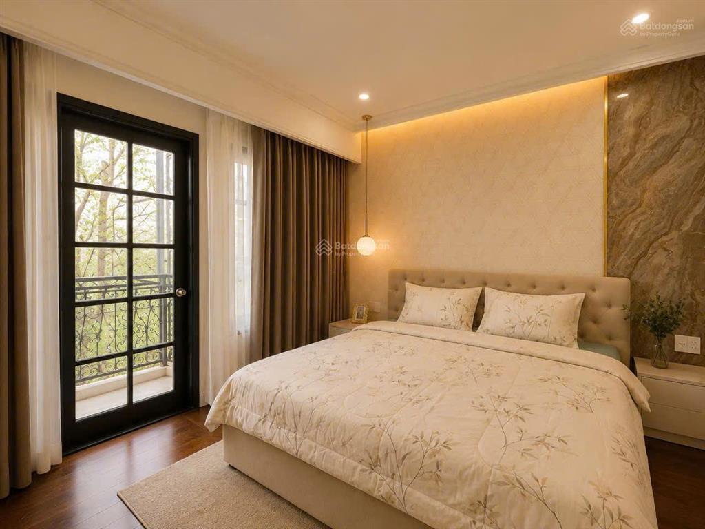 Gấp. cho thuê biệt thự phường tân hưng kế phú mỹ hưng, 250m2, có hồ bơi, giá 85tr/tháng