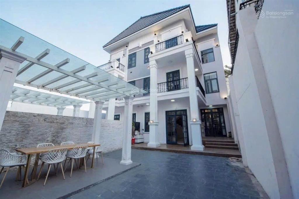 Gấp. cho thuê biệt thự phường tân hưng kế phú mỹ hưng, 250m2, có hồ bơi, giá 85tr/tháng