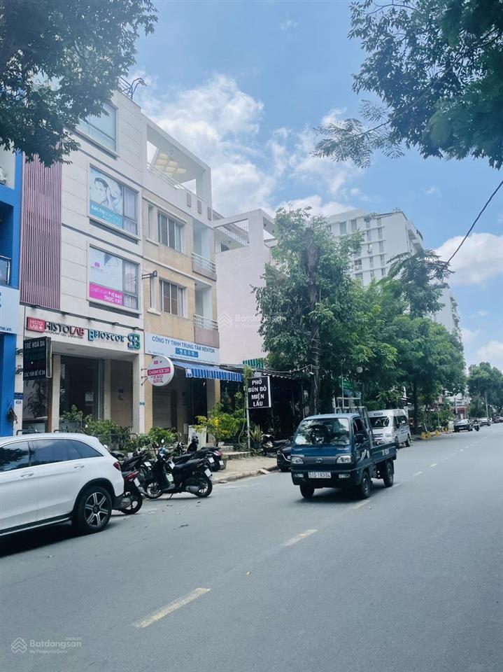 Gấp. cho thuê nhà phú mỹ hưng, có thang máy, đường phạm thái bường, giá 55tr có vat.