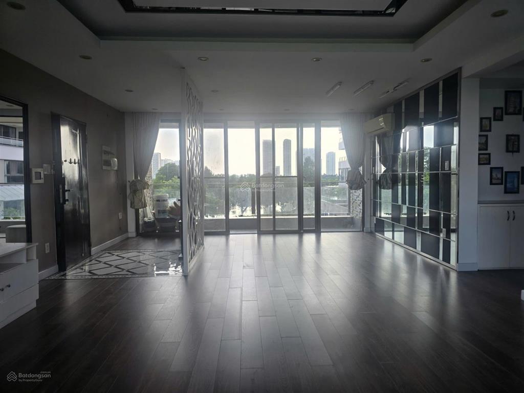 Gấp. kẹt tiền bán gấp căn hộ panorama, balcony phòng khách, 140m2, giá 15,5 tỷ
