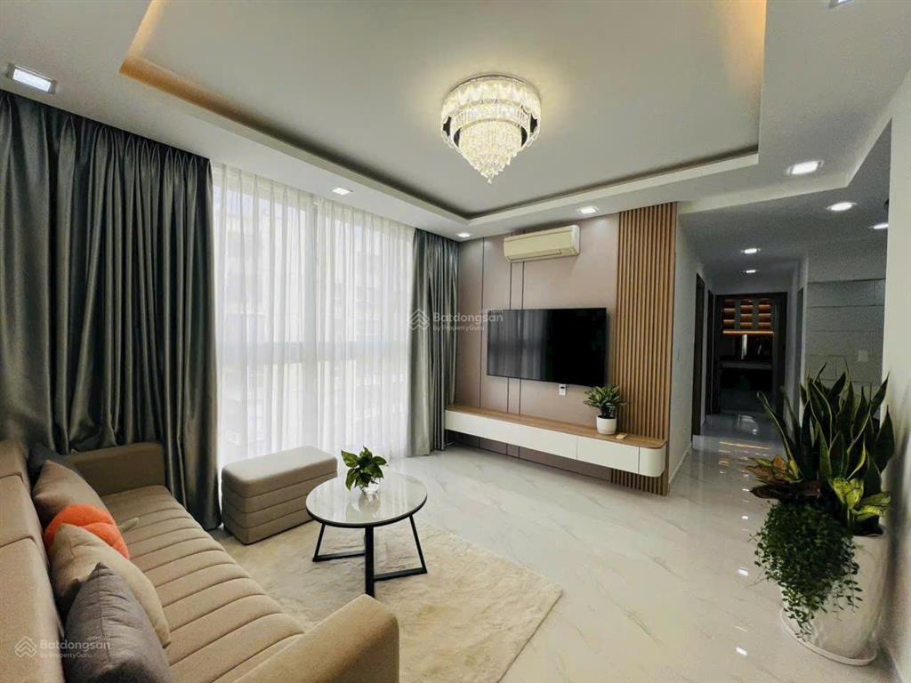 Gấp. chủ thiện chí gửi bán gấp căn hộ 3pn star hill, lầu cao, view hồ bơi, nt cao cấp giá 7,6 tỷ