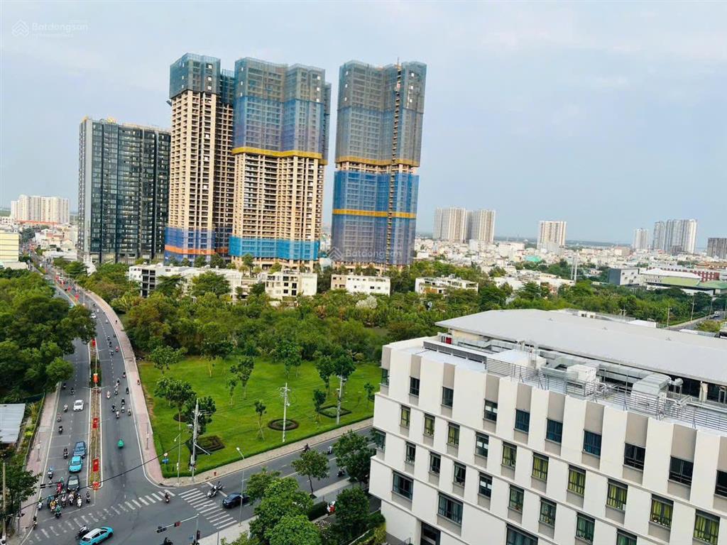 Gấp. chủ thiện chí gửi bán gấp căn hộ 3pn star hill, lầu cao, view hồ bơi, nt cao cấp giá 7,6 tỷ