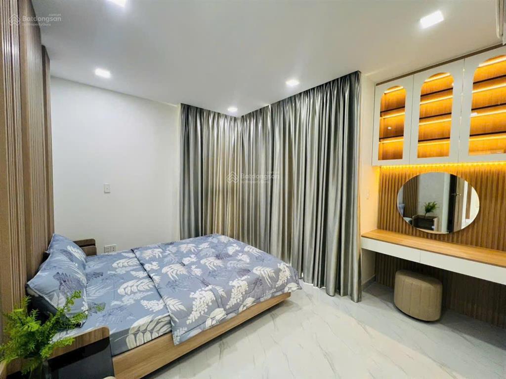 Gấp. chủ thiện chí gửi bán gấp căn hộ 3pn star hill, lầu cao, view hồ bơi, nt cao cấp giá 7,6 tỷ