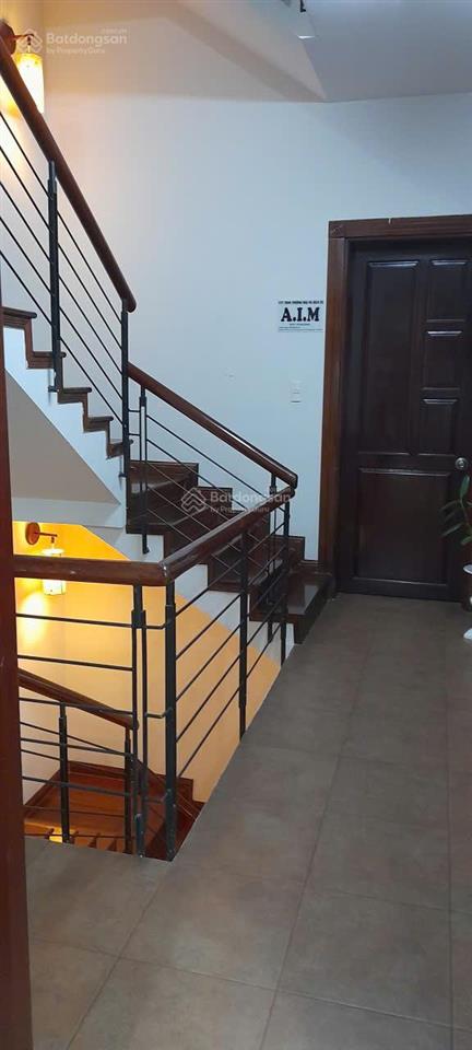 Gấp. kẹt tiền bán gấp nhà phố hưng gia 2, nhà đẹp, giá 28 tỷ