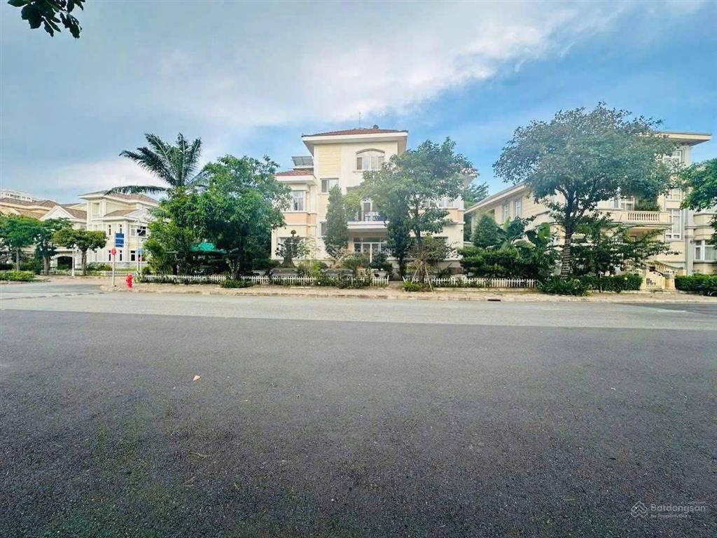 Gấp. chủ thiện chí gửi bán gấp biệt thự chateau phú mỹ hưng, 522m2, giá 300 tỷ