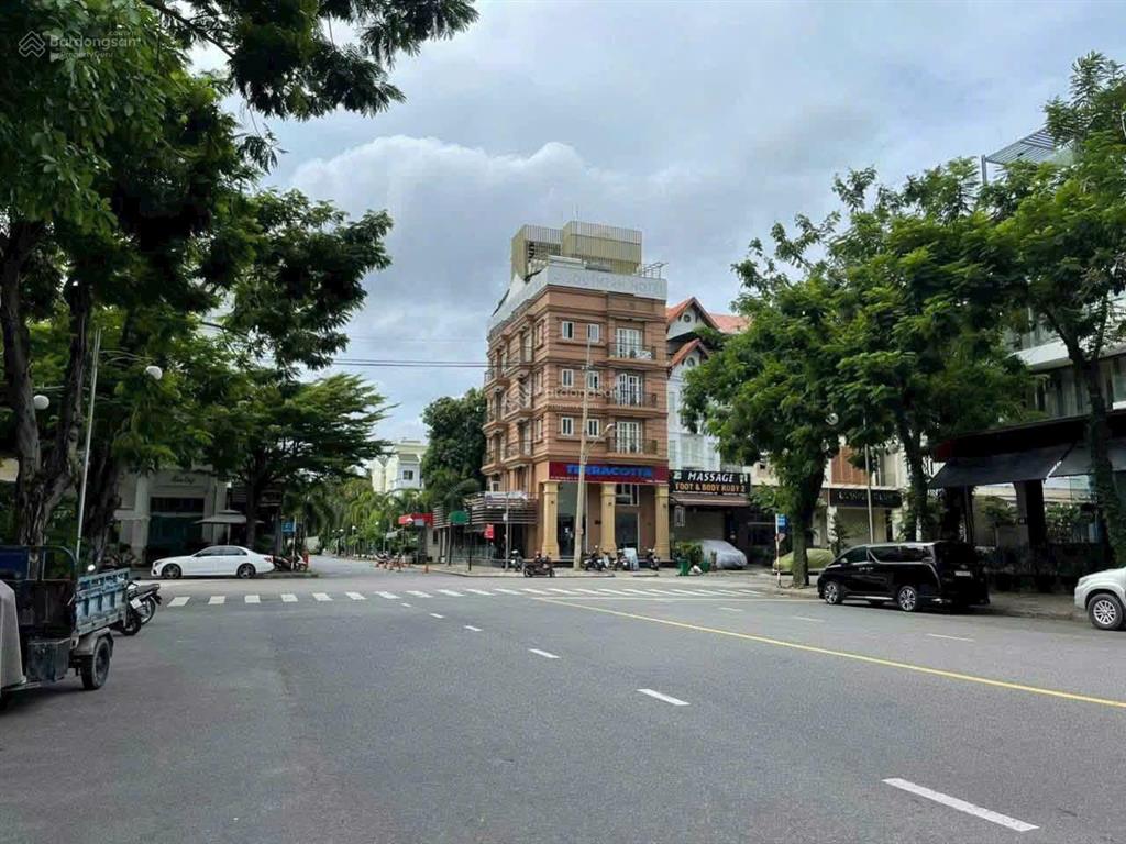 Gấp. bán gấp tòa nhà 17p chdv góc đường bùi bằng đoàn khu hưng gia, 198m2, giá 69,5 tỷ