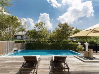 Gấp. chủ gửi bán gấp biệt thự có hồ bơi khu chateau, 580m2, nội thất cao cấp, giá 320 tỷ