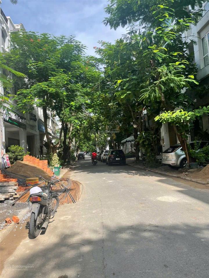 Gấp. chủ gửi bán gấp trong tháng nhà phố hưng gia 1 có thang máy giá 28,5 tỷ