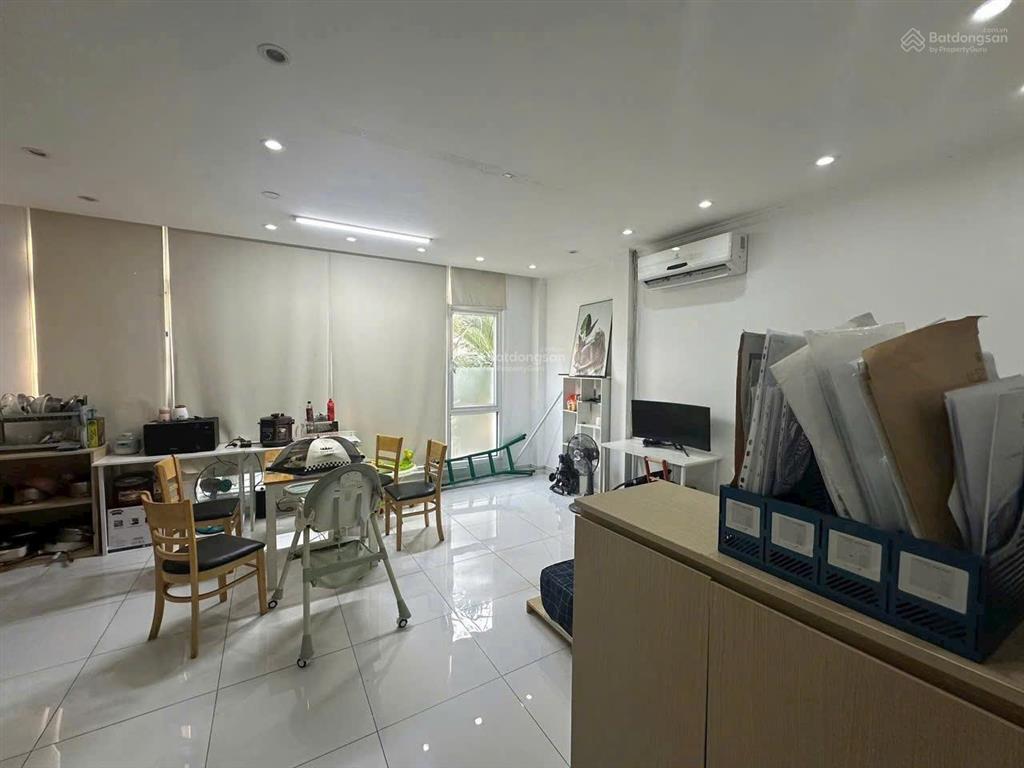 Gấp. chủ gửi bán gấp trong tháng nhà phố hưng gia 1 có thang máy giá 28,5 tỷ