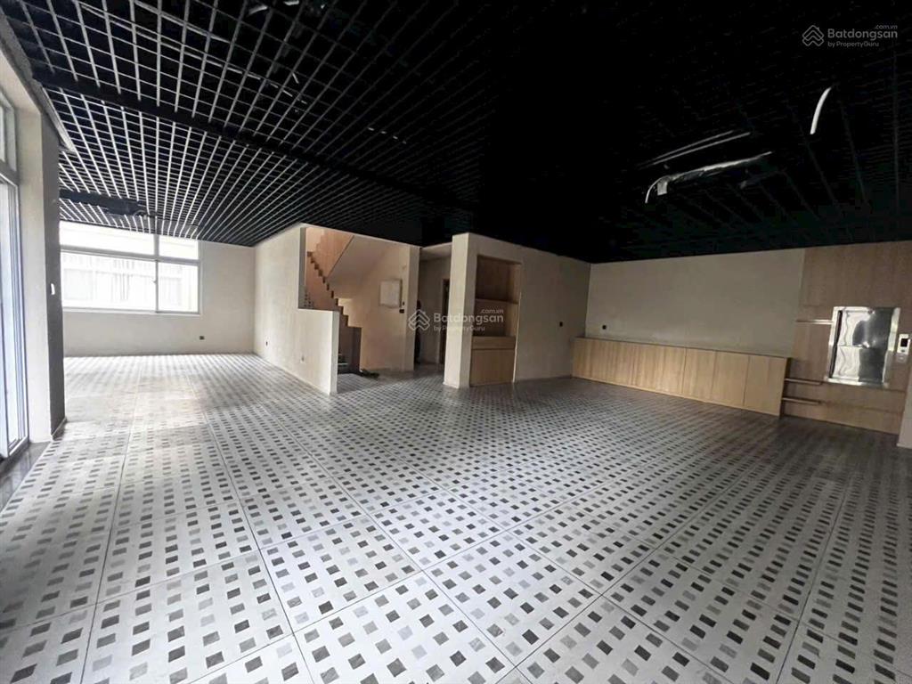 Gấp. cho thuê biệt thự phú mỹ hưng mặt đường c, gần midtown, 297m2, giá 120tr/tháng có vat