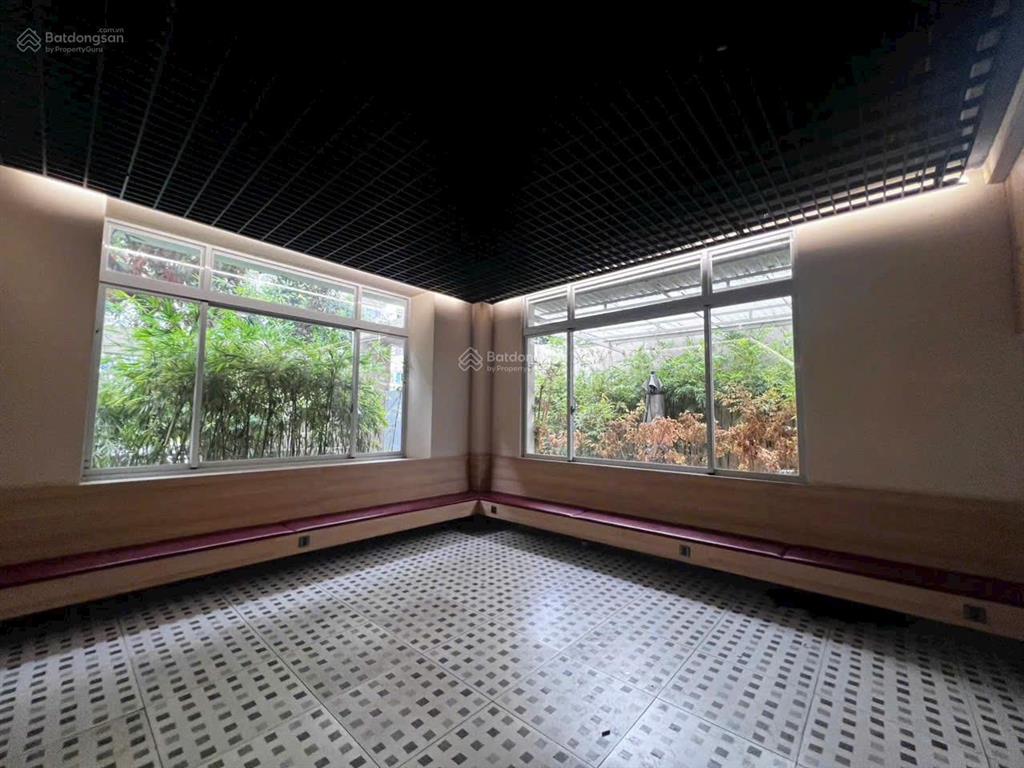 Gấp. cho thuê biệt thự phú mỹ hưng mặt đường c, gần midtown, 297m2, giá 120tr/tháng có vat
