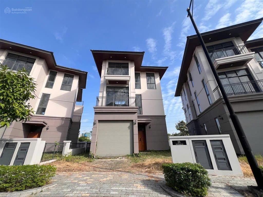 Gấp. kẹt tiền bán gấp biệt thự đơn lập zeitgeist nhà bè, diện tích 250m2, có sổ hồng, giá 34 tỷ