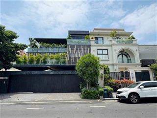 Gấp. chủ kẹt tiền bán gấp biệt thự phú mỹ hưng, 255m2, có hồ bơi, thang máy, giá 105 tỷ